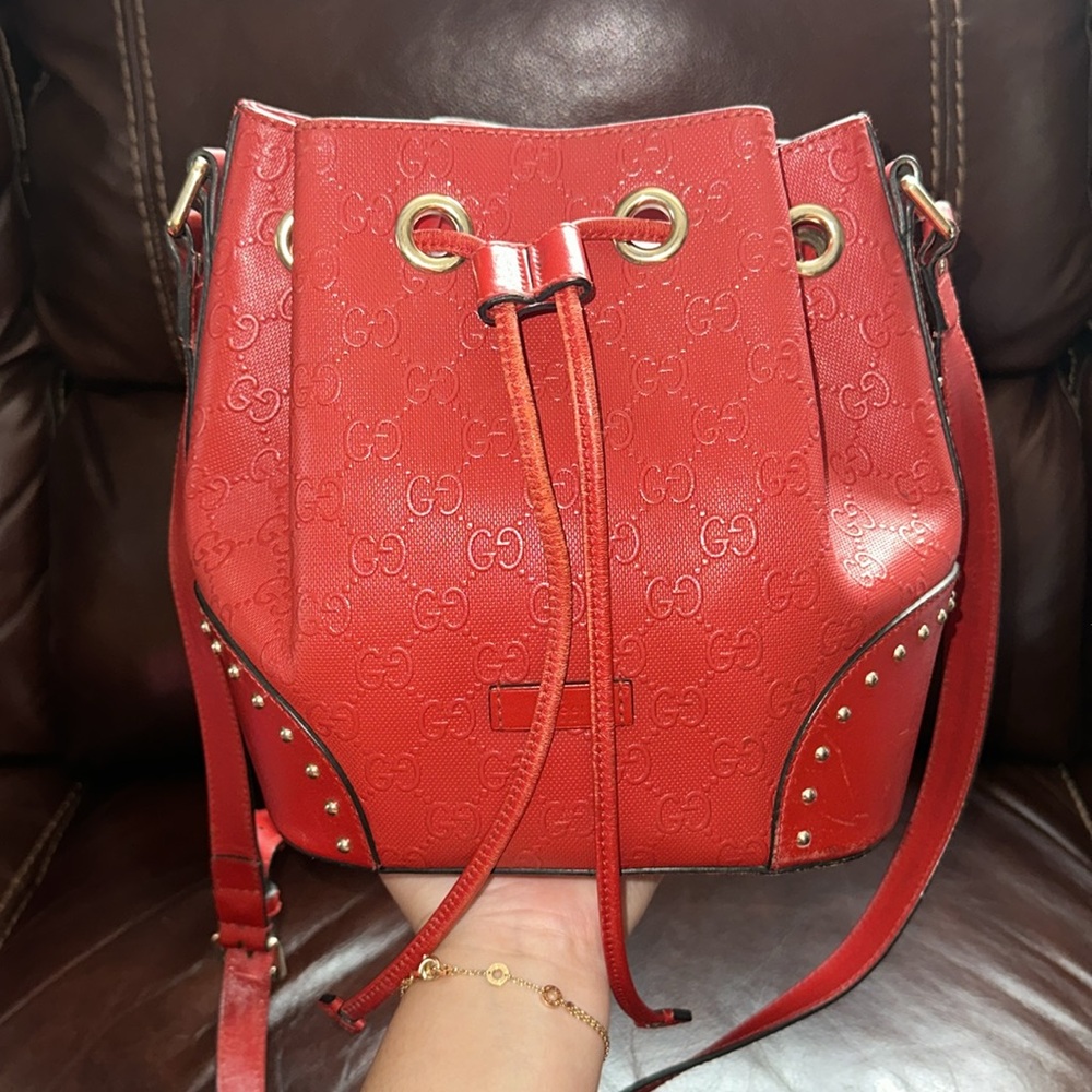 🔥🔥🔥Authentic Gucci Diamante GG Monogram Red Leather Studded Bucket Crossbody Bag